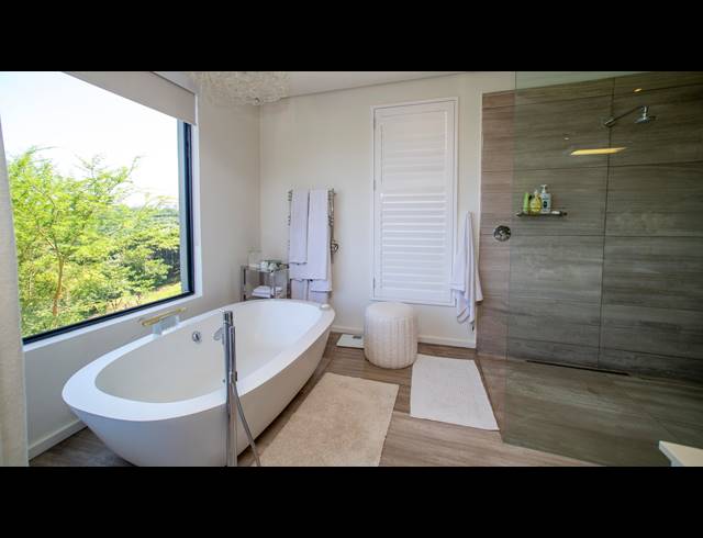 4 BEDROOM HOUSE FOR SALE IN LA LUCIA RIDGE